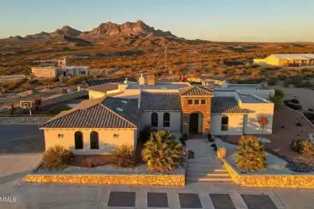 2299 Guamis Road, Las Cruces, New Mexico 88012, 5 Bedrooms Bedrooms, ,3.5 BathroomsBathrooms,Residential,For Sale,Guamis,2403504