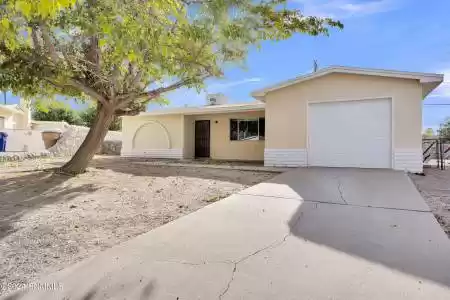 1974 Mahogany Drive, Las Cruces, New Mexico 88001, 4 Bedrooms Bedrooms, ,2 BathroomsBathrooms,Residential,For Sale,Mahogany,2403506