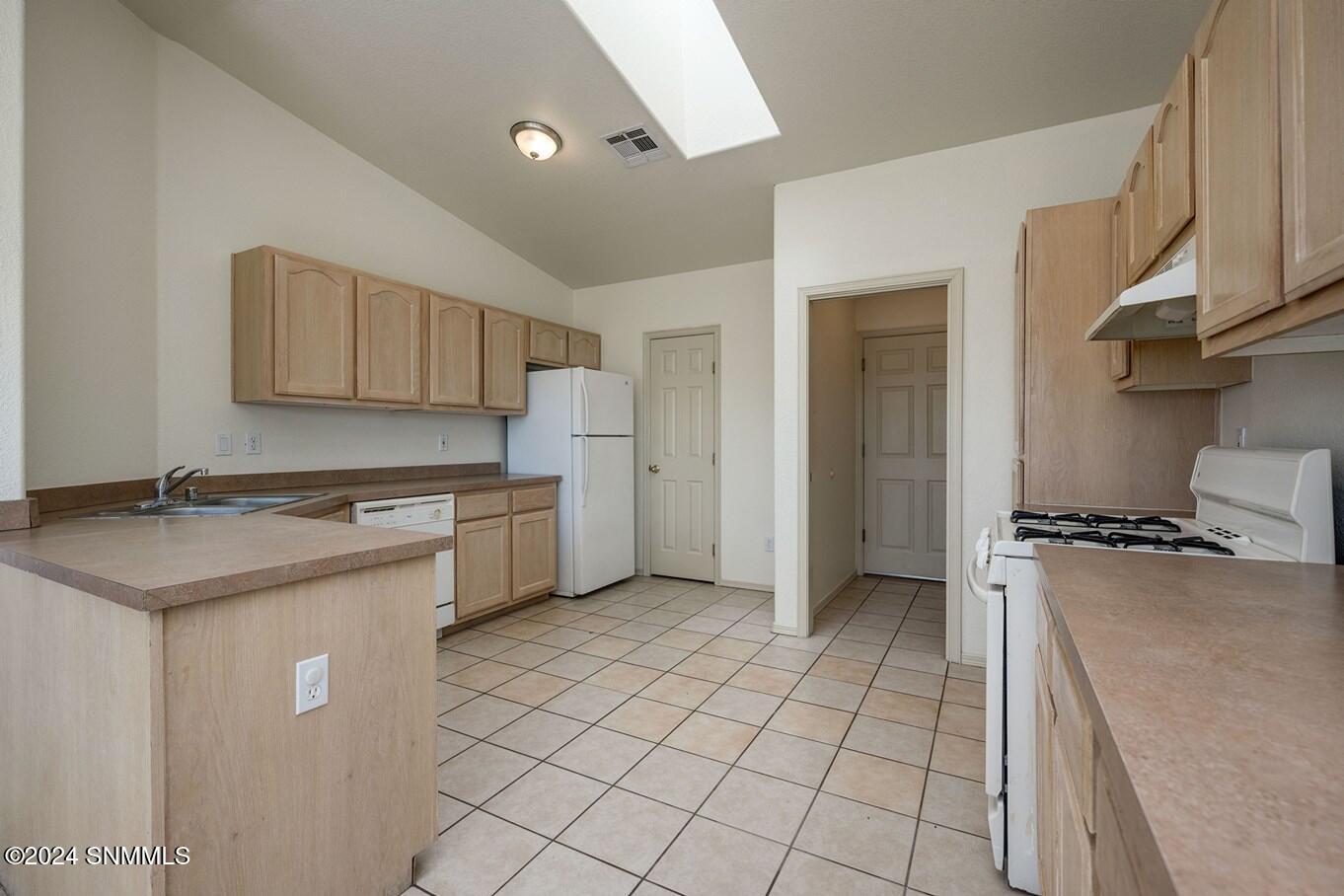 10-Kitchen-1818 Bentley Dr