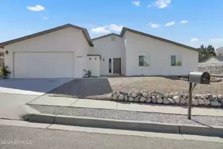 3333 Ridgeline Drive, Las Cruces, New Mexico 88005, 3 Bedrooms Bedrooms, ,2 BathroomsBathrooms,Residential,For Sale,Ridgeline,2403525