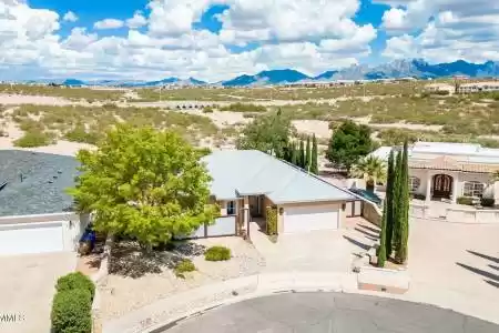 2104 Wagonmound Trail, Las Cruces, New Mexico 88012, 3 Bedrooms Bedrooms, ,1.75 BathroomsBathrooms,Residential,For Sale,Wagonmound,2403574