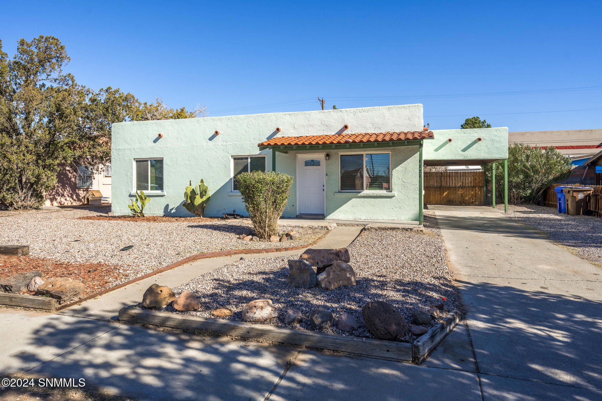 2-web-or-mls-Snappin Homes (Chaparro1725