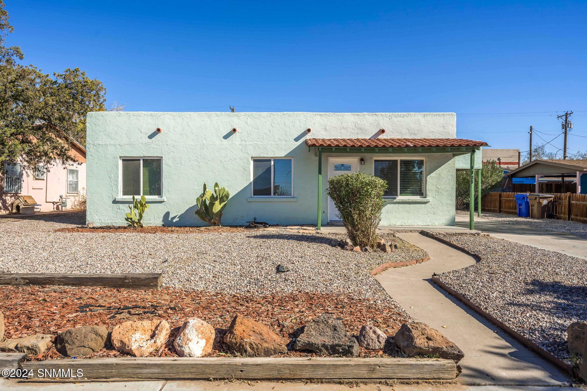 3-web-or-mls-Snappin Homes (Chaparro1725