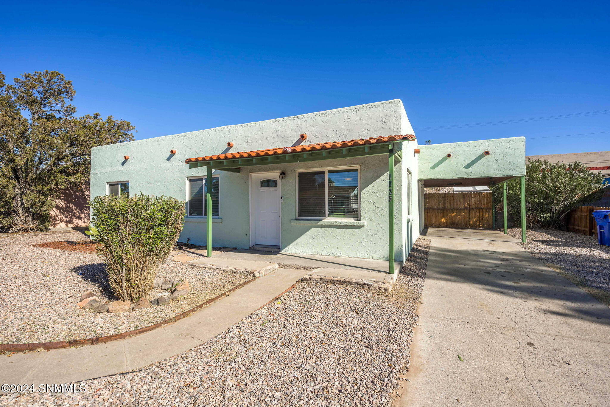 4-web-or-mls-Snappin Homes (Chaparro1725