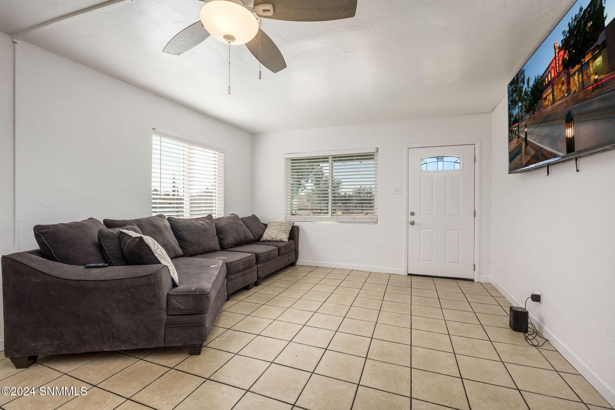 6-web-or-mls-Snappin Homes (Chaparro1725