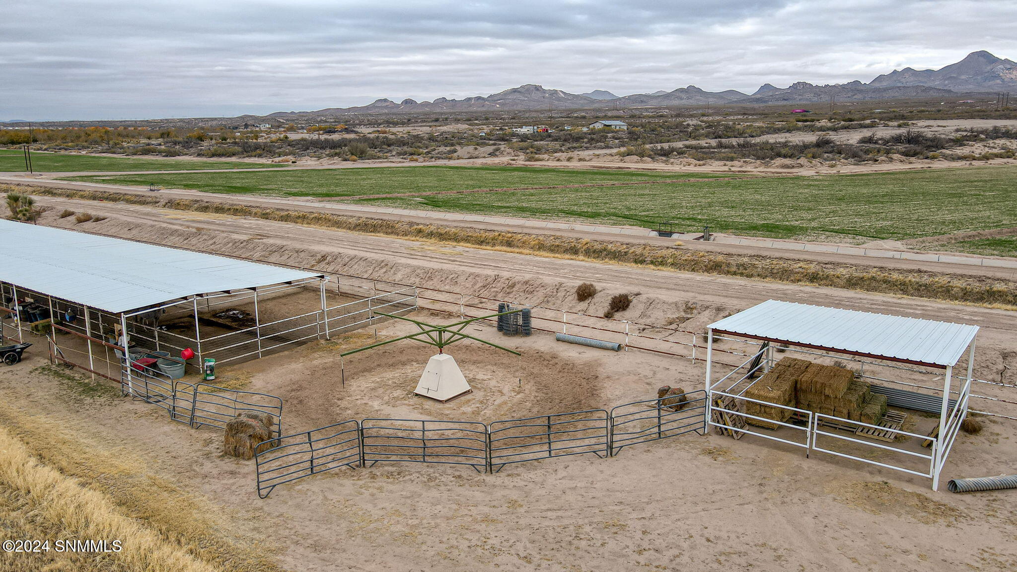 Stalls/Hay