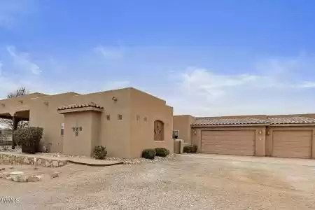 240 Providence Road, Las Cruces, New Mexico 88007, 4 Bedrooms Bedrooms, ,3.5 BathroomsBathrooms,Residential,For Sale,Providence,2403637