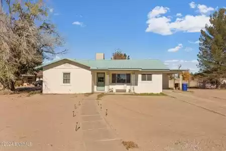 2100 Rosedale Drive, Las Cruces, New Mexico 88005, 3 Bedrooms Bedrooms, ,1.5 BathroomsBathrooms,Residential,For Sale,Rosedale,2403642