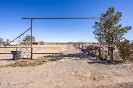 1095 Mustang Road, Vado, New Mexico 88072, ,Land,For Sale,Mustang,2403662