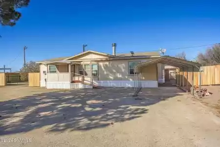 1285 Harper Road, Mesilla Park, New Mexico 88047, 3 Bedrooms Bedrooms, ,2 BathroomsBathrooms,Residential,For Sale,Harper,2403667