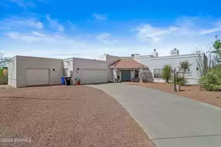 5265 Redman Road, Las Cruces, New Mexico 88011, 3 Bedrooms Bedrooms, ,2.5 BathroomsBathrooms,Residential,For Sale,Redman,2403670