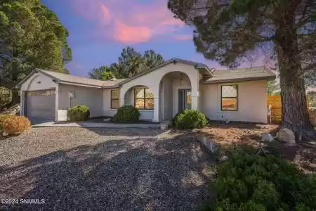 962 Rio Bravo Way, Las Cruces, New Mexico 88007, 3 Bedrooms Bedrooms, ,1.75 BathroomsBathrooms,Residential,For Sale,Rio Bravo,2403170