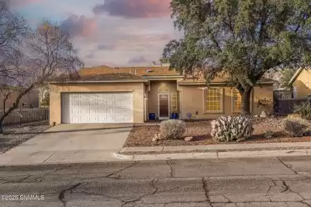 2604 Cody Circle, Las Cruces, New Mexico 88011, 3 Bedrooms Bedrooms, ,1.75 BathroomsBathrooms,Residential,For Sale,Cody,2500121