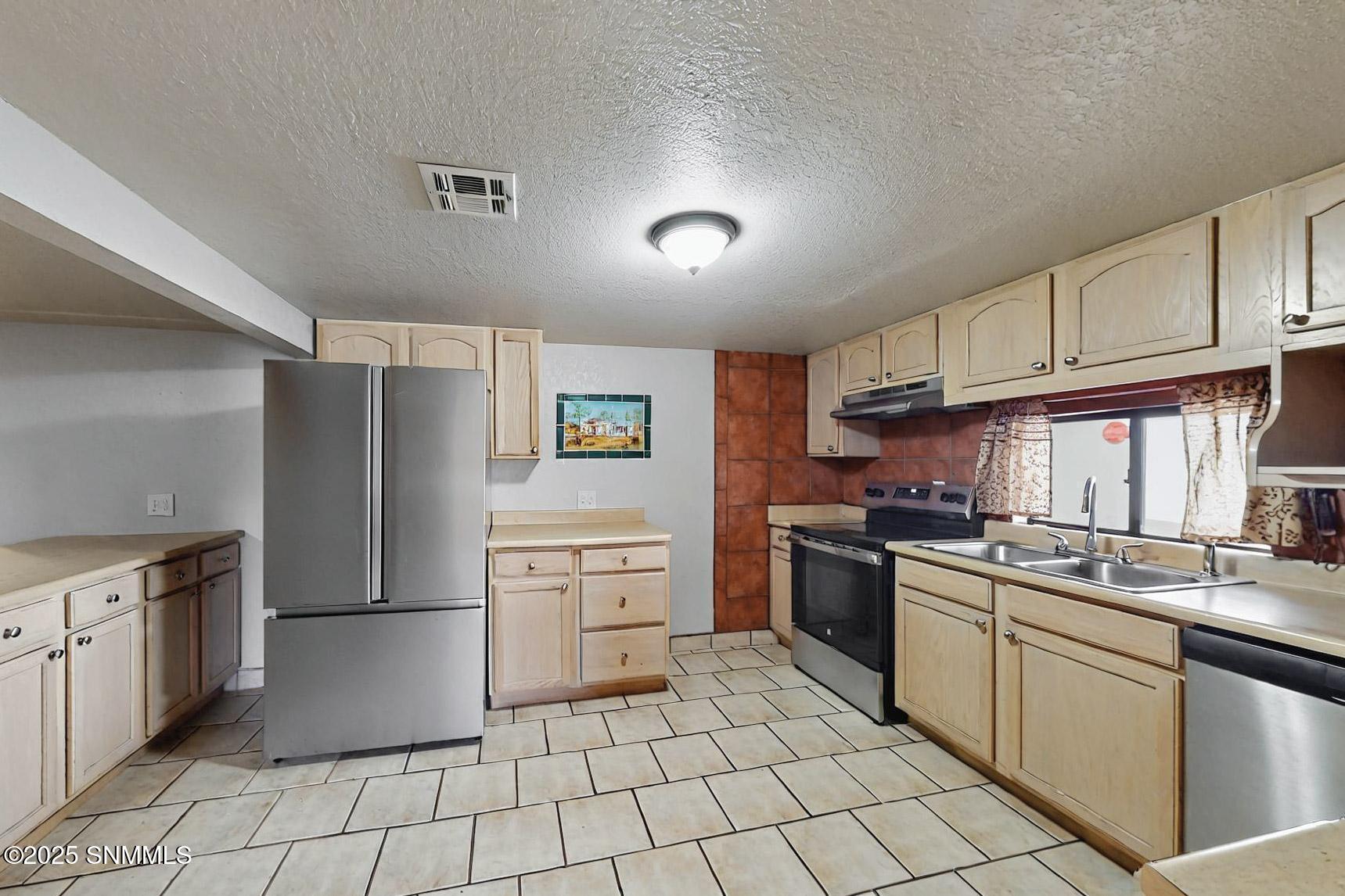 21-505-Piro-Ave-Merge-05022025_124458