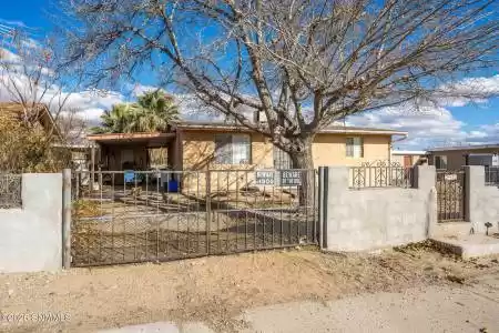 240 Martinez Street, Las Cruces, New Mexico 88011, 2 Bedrooms Bedrooms, ,1 BathroomBathrooms,Residential,For Sale,Martinez,2500240