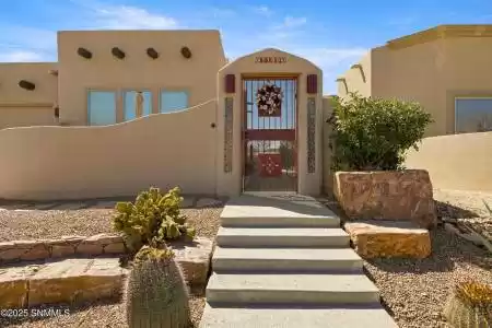 1109 Pueblo Gardens Court, Las Cruces, New Mexico 88007, 3 Bedrooms Bedrooms, ,2 BathroomsBathrooms,Residential,For Sale,Pueblo Gardens,2500546