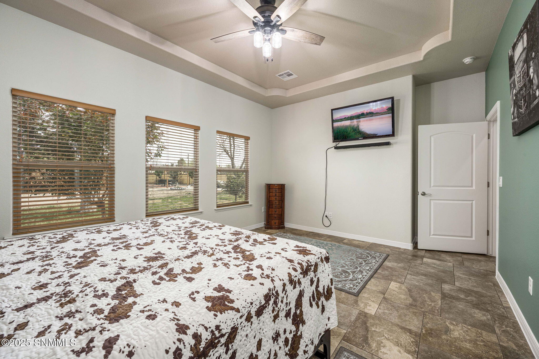 24-web-or-mls-Snappin Homes (Riverwalk45