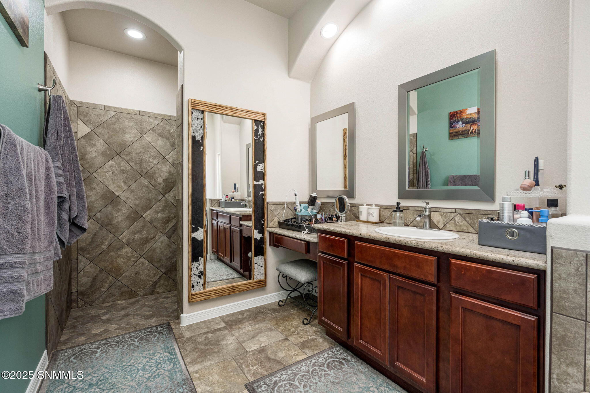 29-web-or-mls-Snappin Homes (Riverwalk45