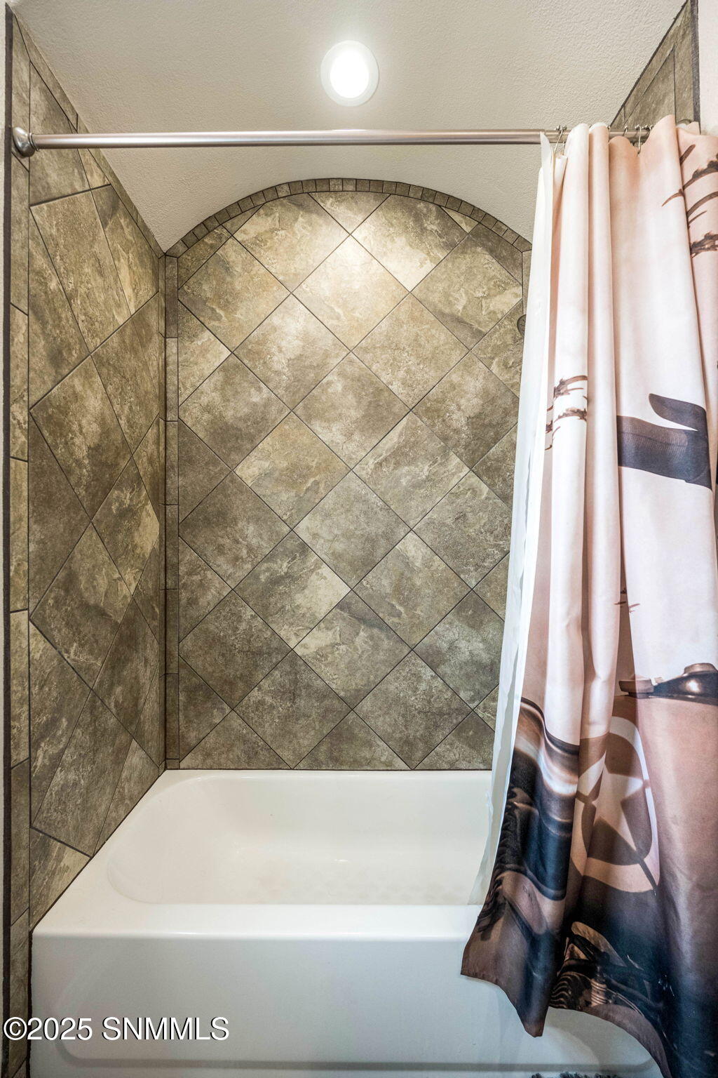 35-web-or-mls-Snappin Homes (Riverwalk45