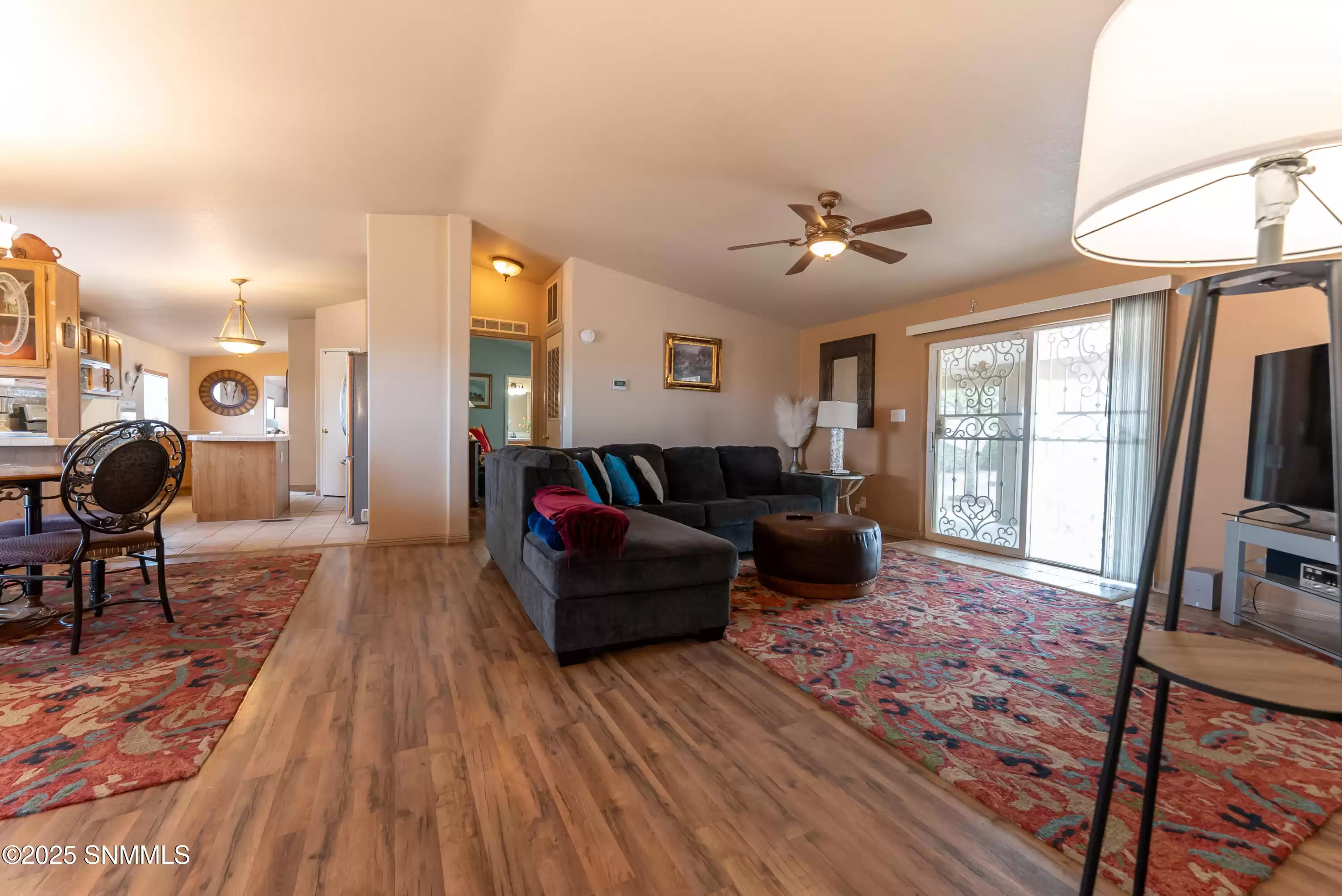 diningroom family room