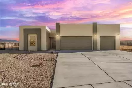 3830 Portrait Street, Las Cruces, New Mexico 88012, 3 Bedrooms Bedrooms, ,2 BathroomsBathrooms,Residential,For Sale,Portrait,2500122