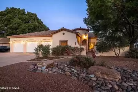1070 Villita Loop Loop, Las Cruces, New Mexico 88007, 2 Bedrooms Bedrooms, ,3 BathroomsBathrooms,Residential,For Sale,Villita Loop,2501456