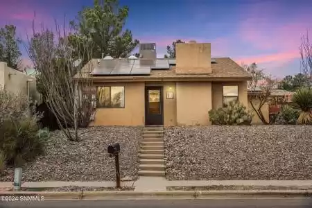 3245 Executive Hills Road, Las Cruces, New Mexico 88011, 3 Bedrooms Bedrooms, ,1 BathroomBathrooms,Residential,For Sale,Executive Hills,2403698