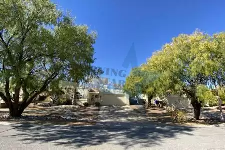 4475 Los Arboles Drive, Las Cruces, New Mexico 88011, 3 Bedrooms Bedrooms, ,2 BathroomsBathrooms,Residential,For Sale,Los Arboles,2501515
