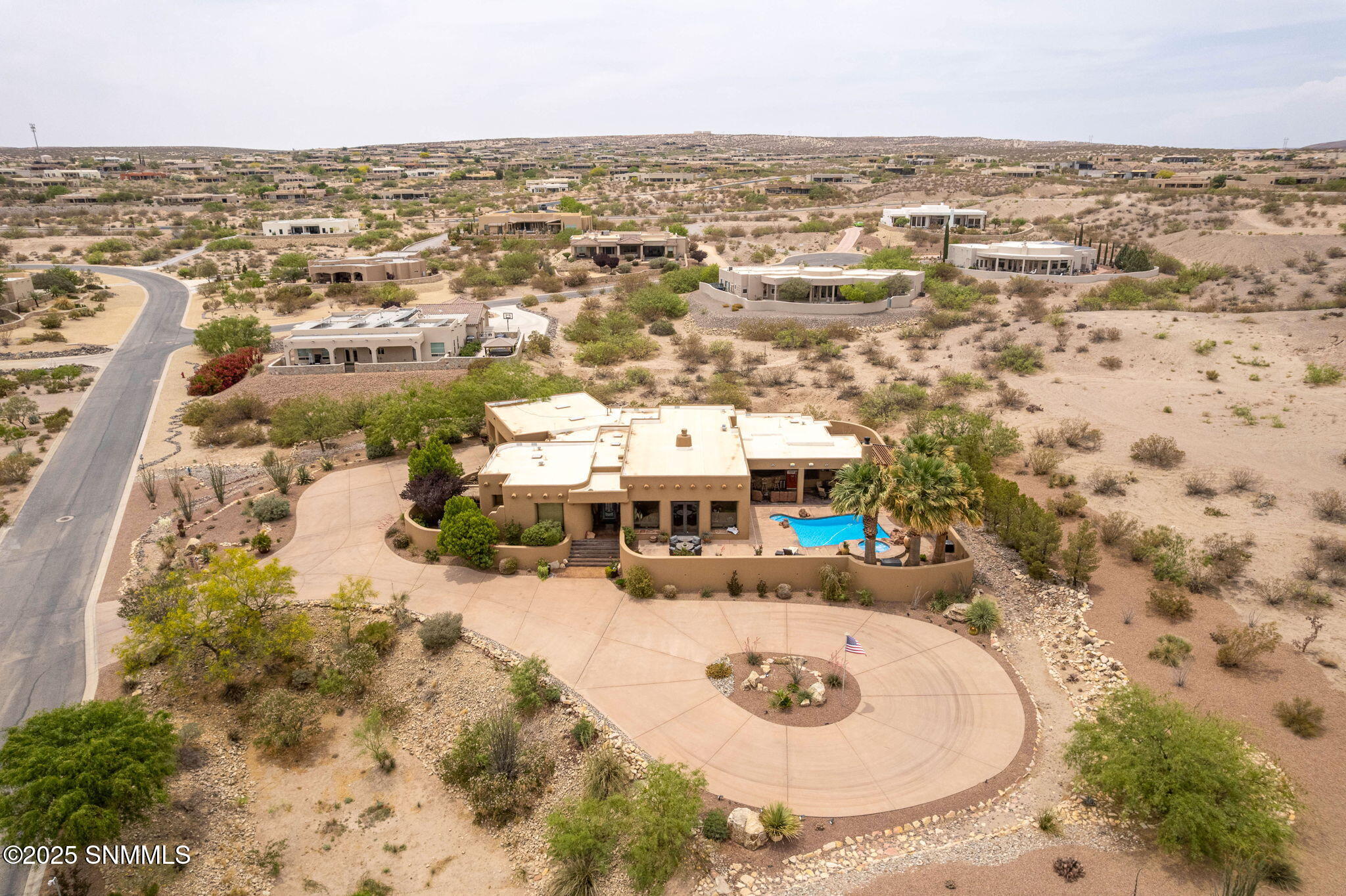 73-web-or-mls-Snappin Homes (Renoir8095)