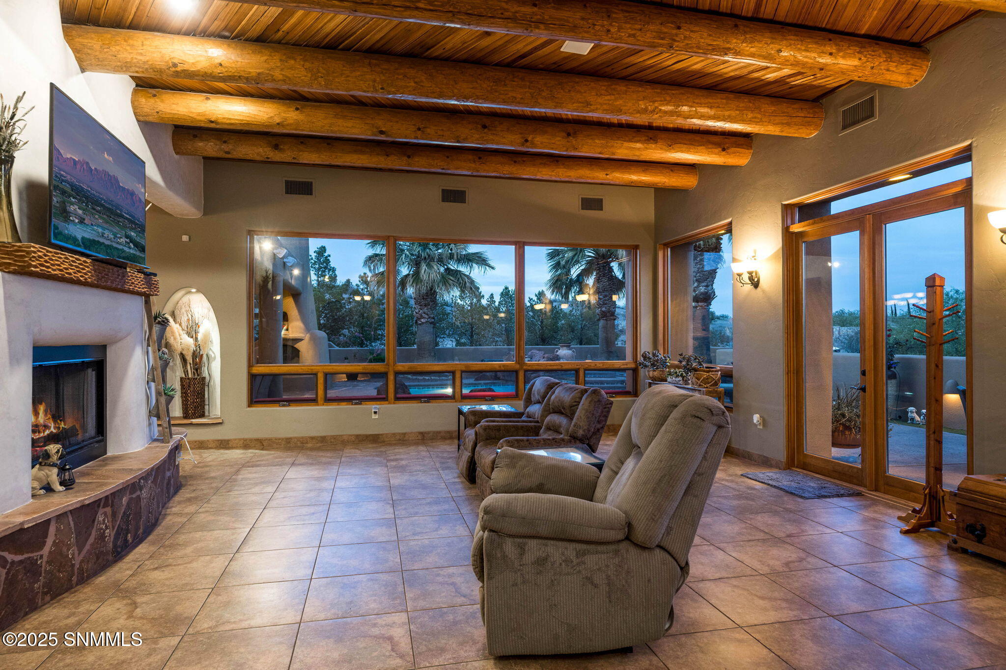 8-web-or-mls-Snappin Homes (Renoir8095)-