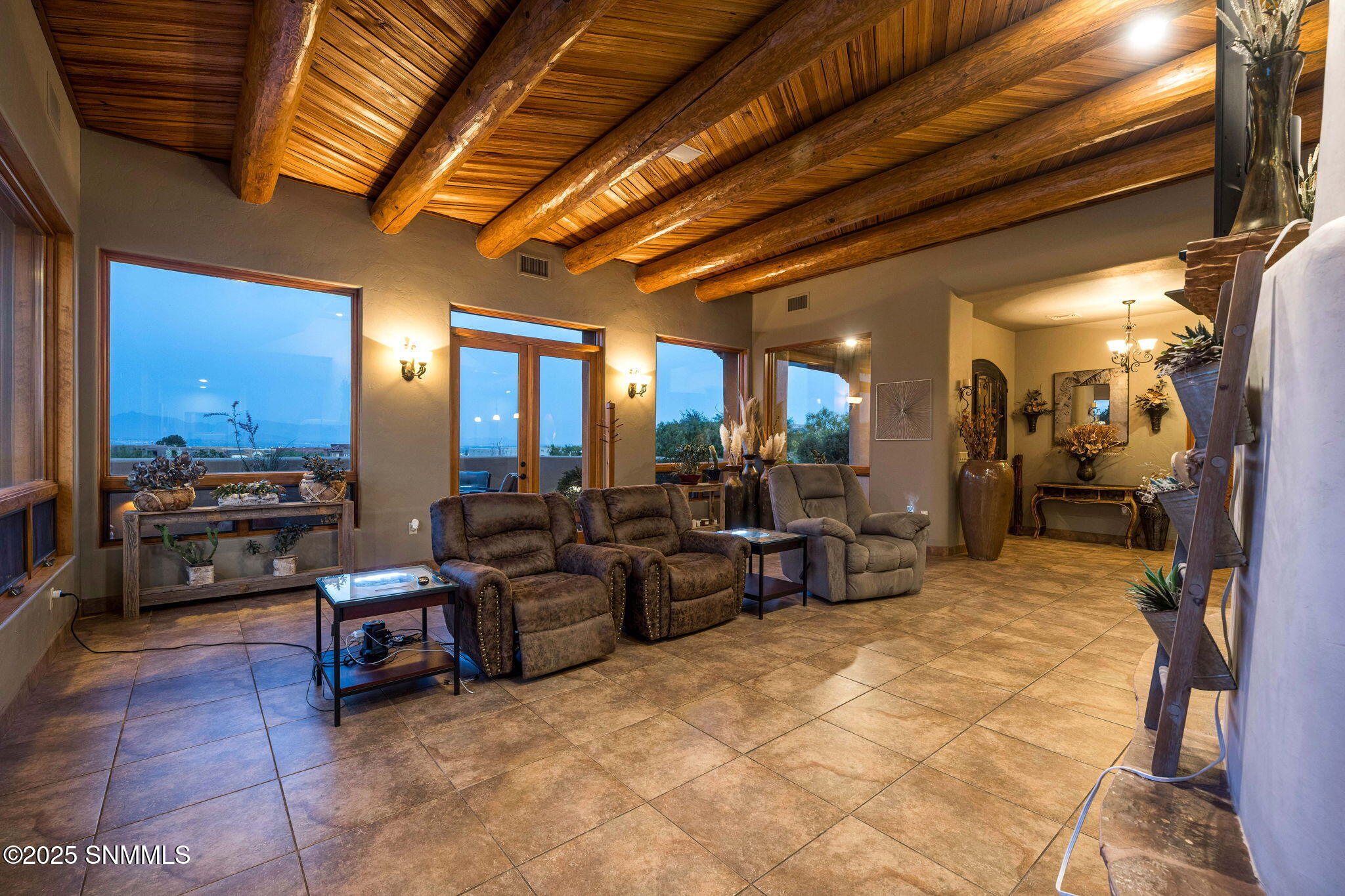 12-web-or-mls-Snappin Homes (Renoir8095)