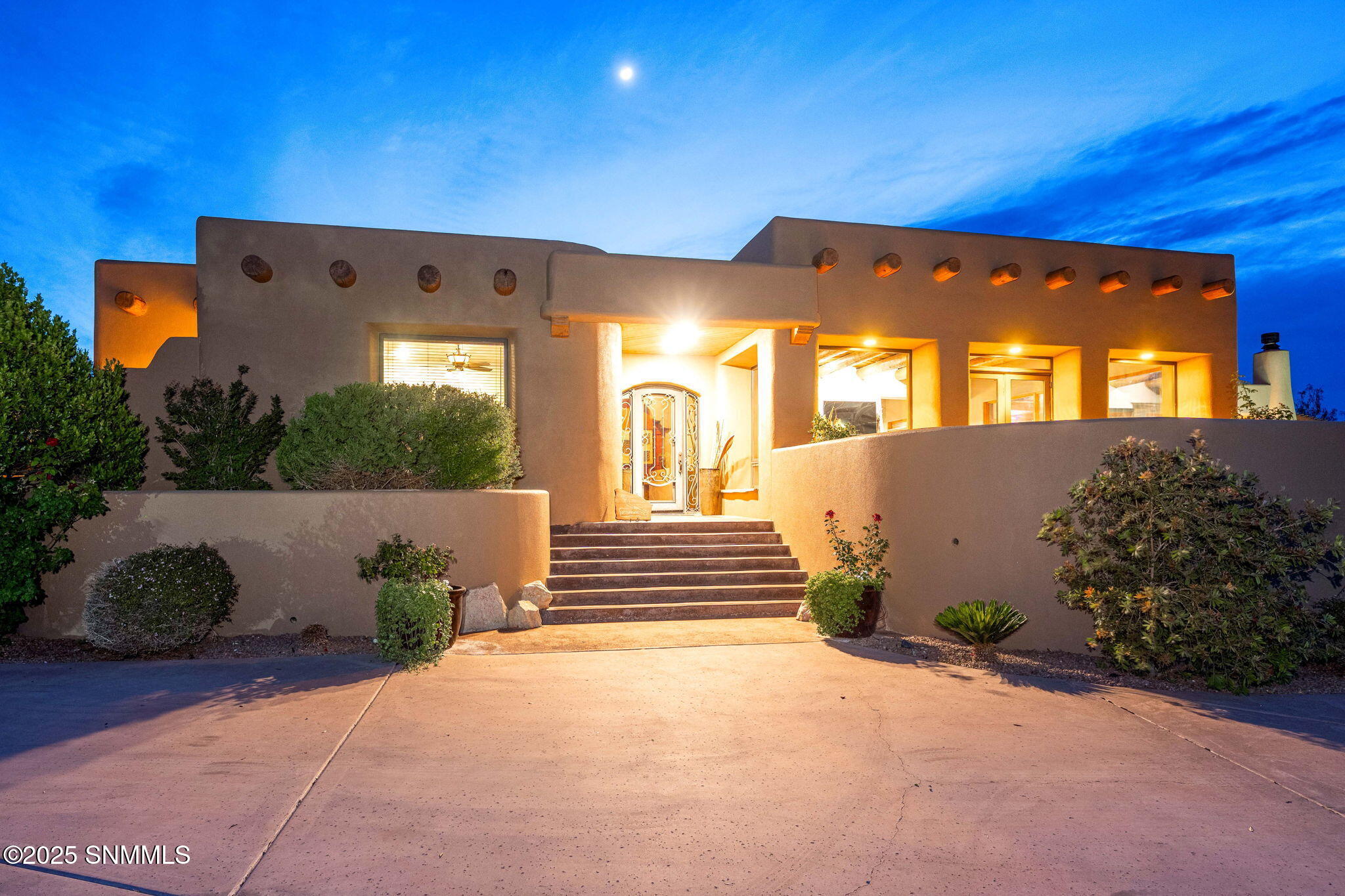 2-web-or-mls-Snappin Homes (Renoir8095)-