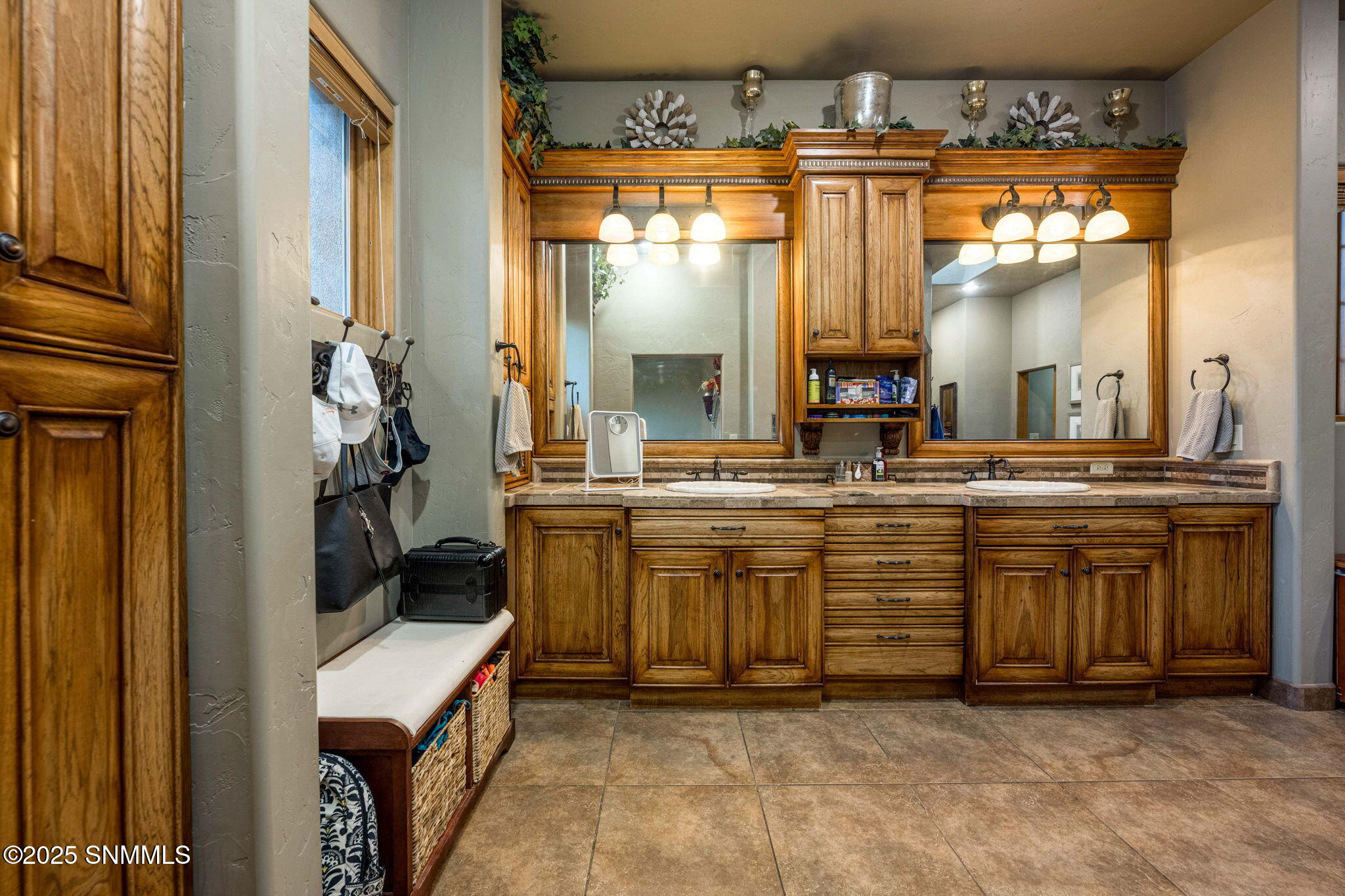 33-web-or-mls-Snappin Homes (Renoir8095)