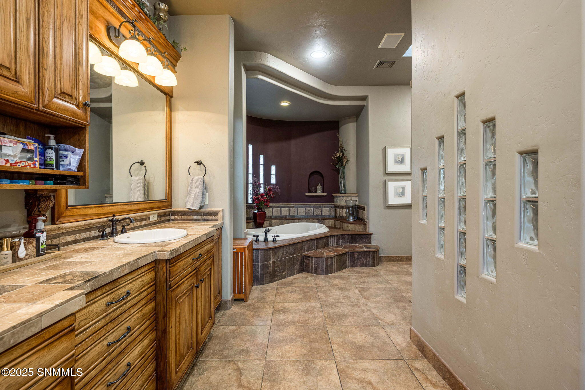 34-web-or-mls-Snappin Homes (Renoir8095)