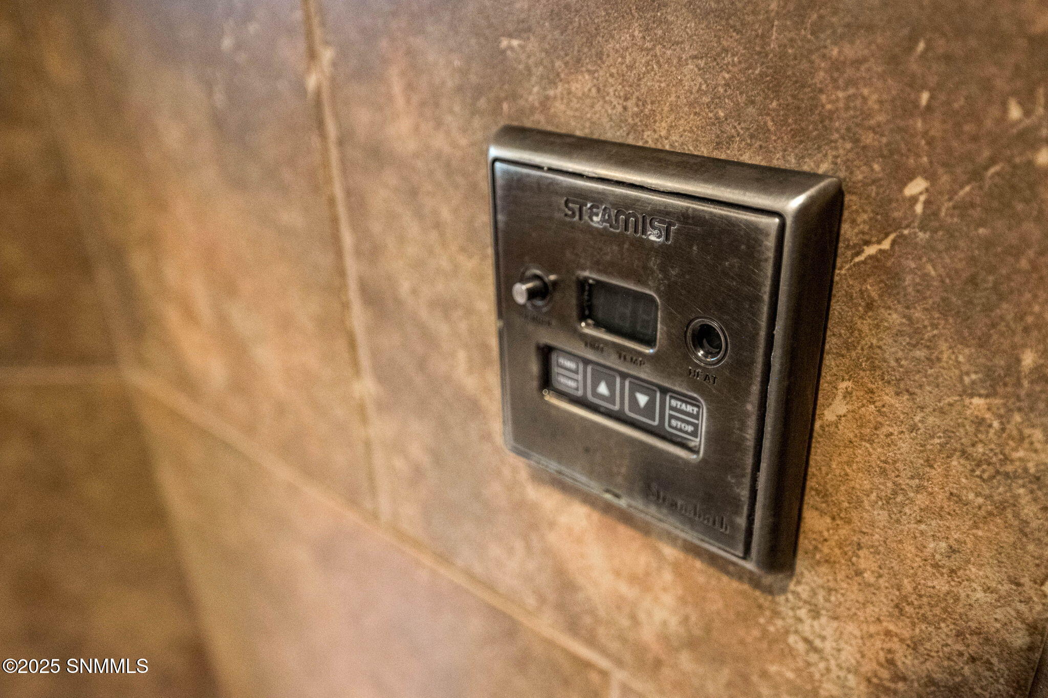 37-web-or-mls-Snappin Homes (Renoir8095)