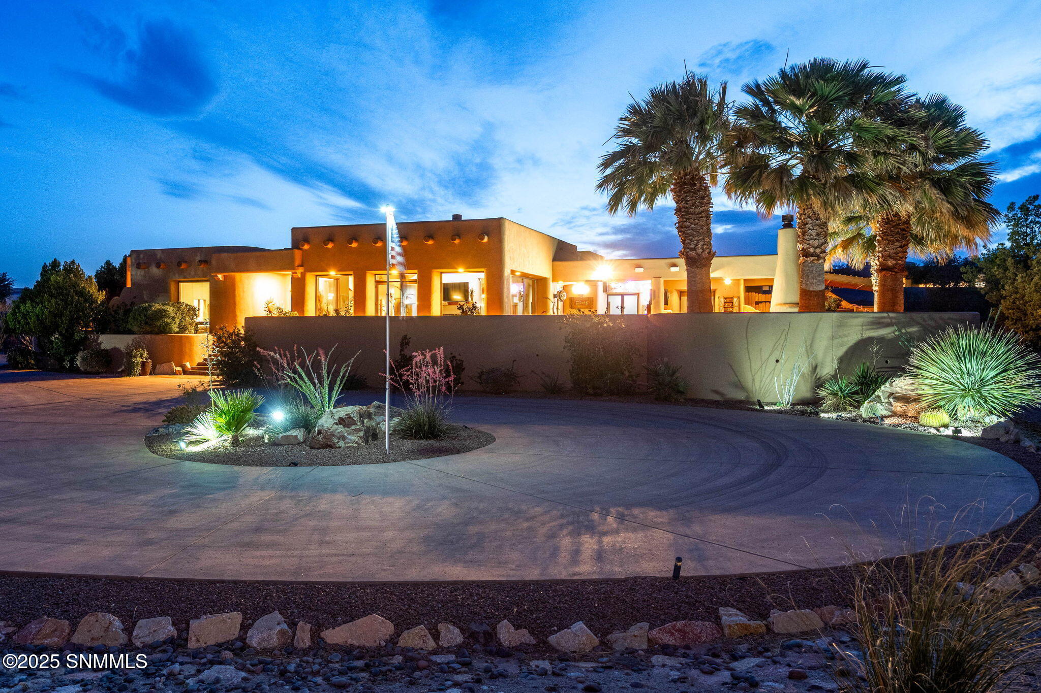 1-web-or-mls-Snappin Homes (Renoir8095)-