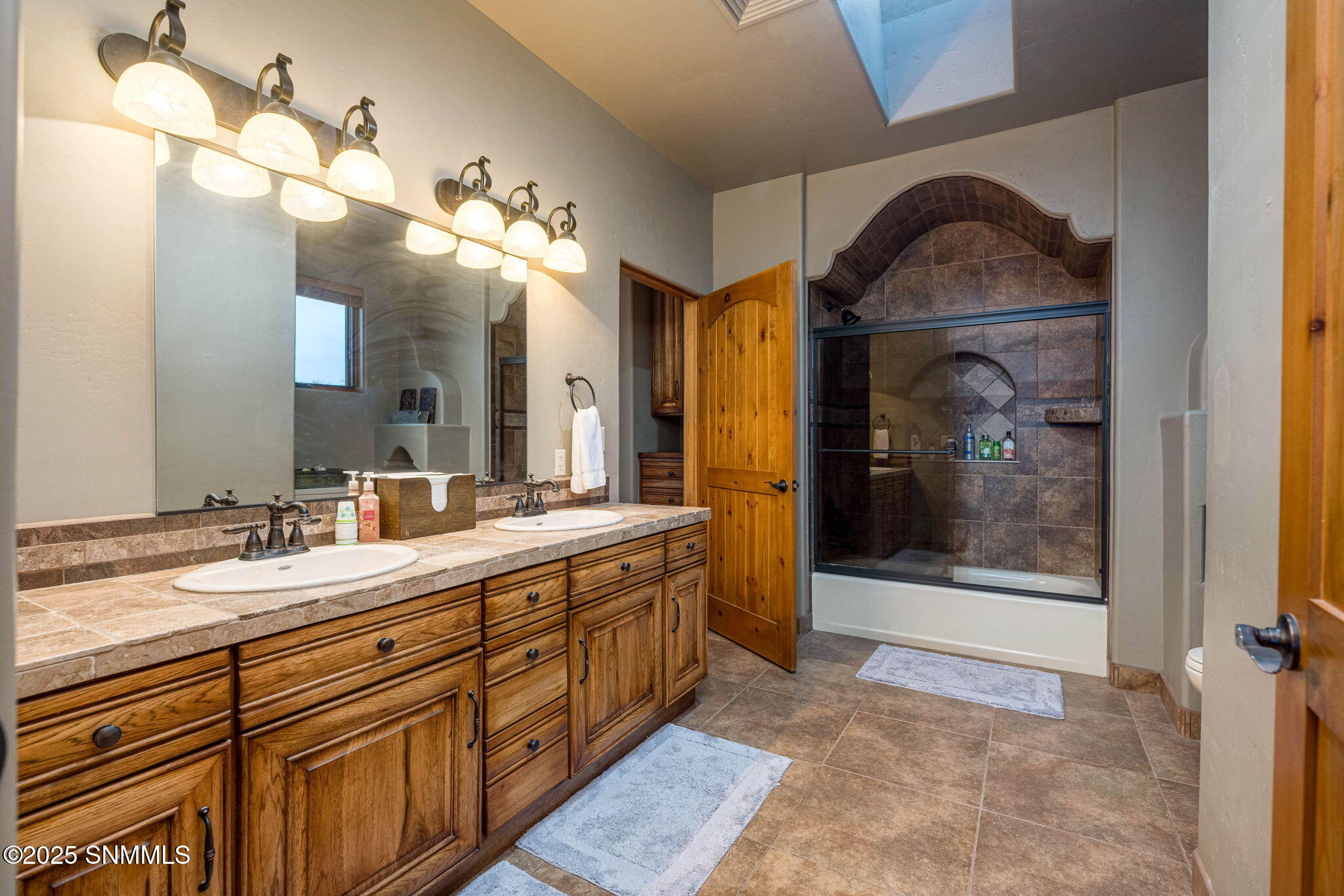 50-web-or-mls-Snappin Homes (Renoir8095)