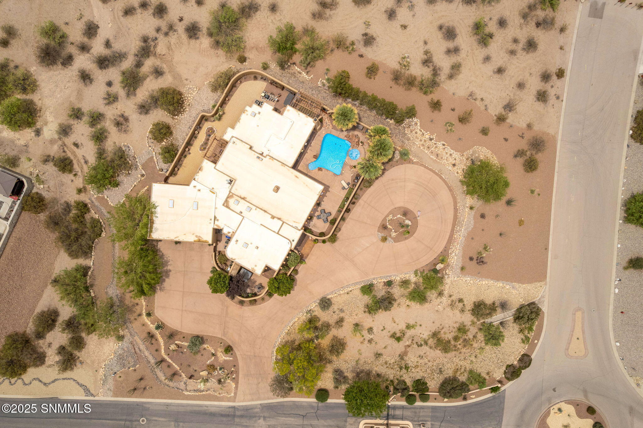 79-web-or-mls-Snappin Homes (Renoir8095)