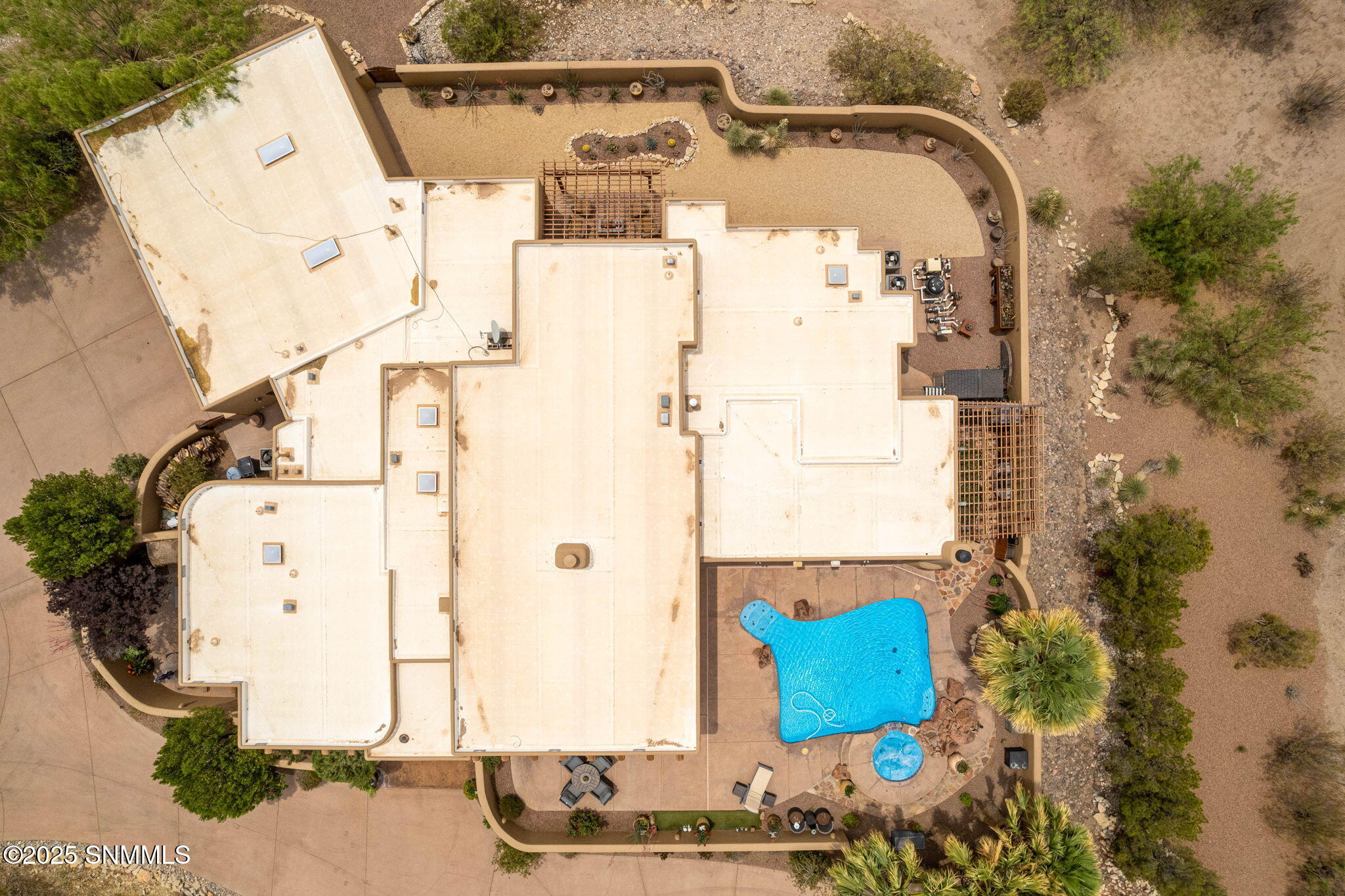 80-web-or-mls-Snappin Homes (Renoir8095)