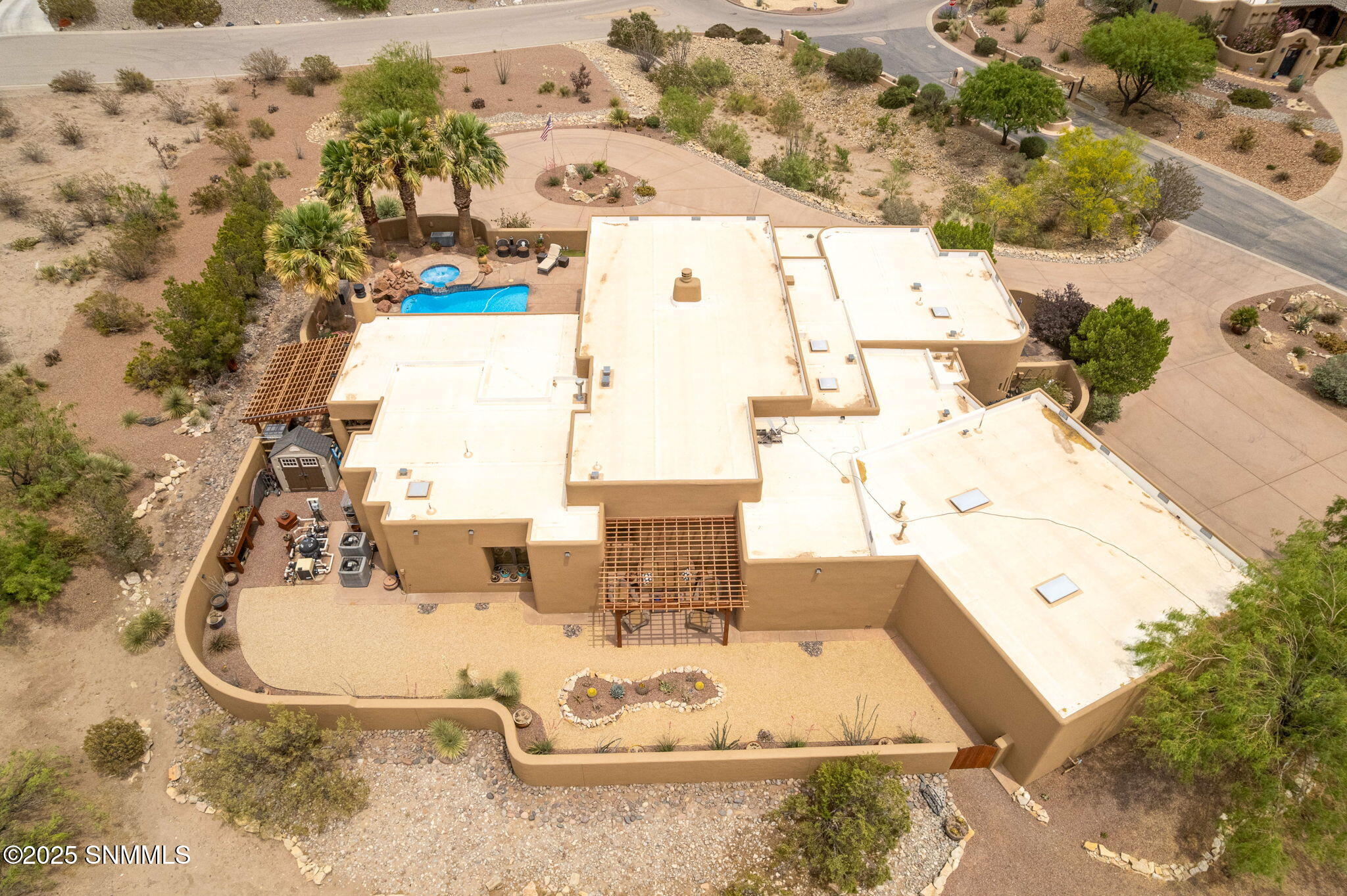 82-web-or-mls-Snappin Homes (Renoir8095)