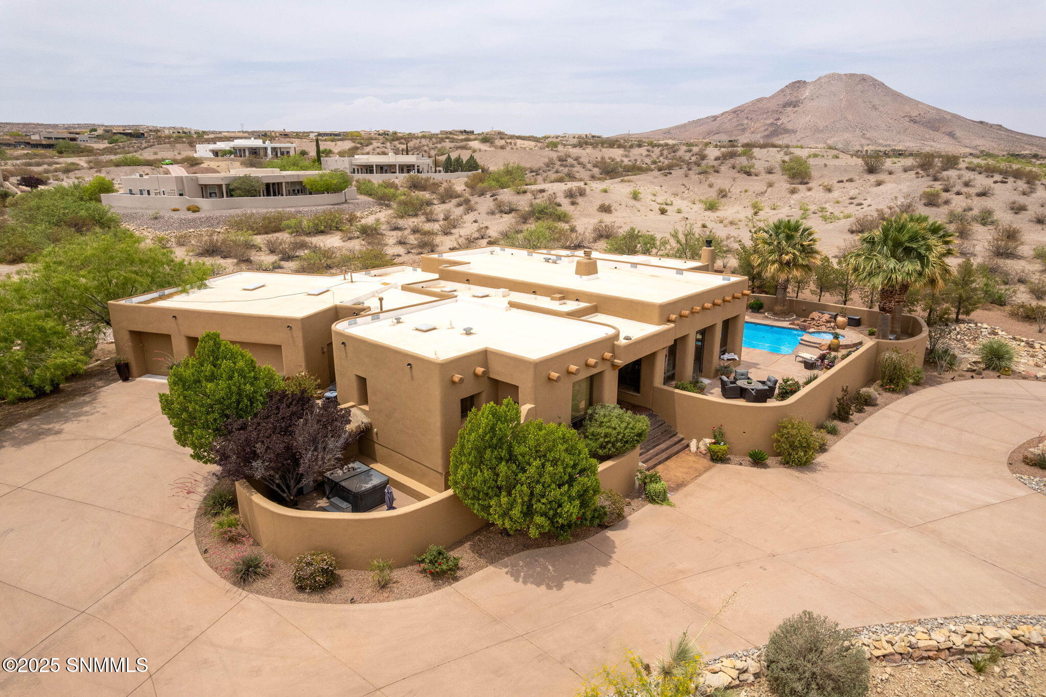 84-web-or-mls-Snappin Homes (Renoir8095)