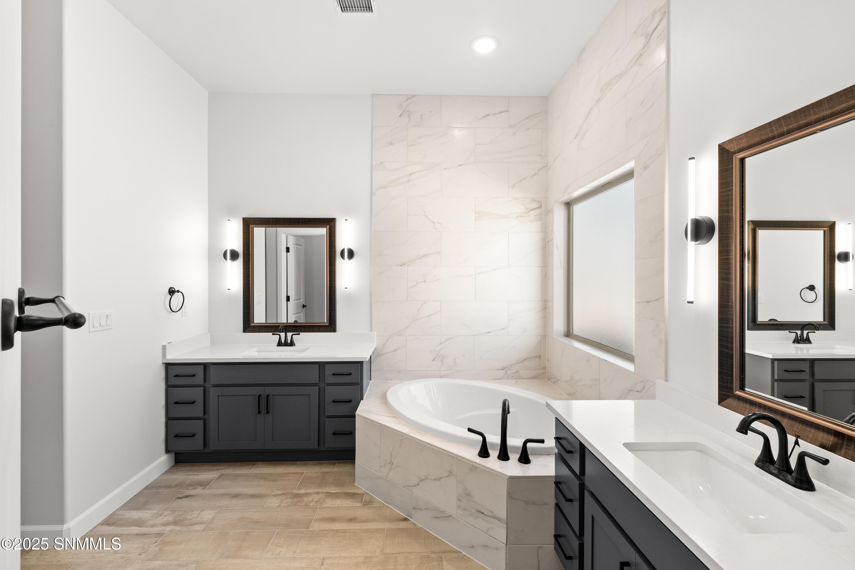 3906-Royal-View-MLS-Camera-Guy-15