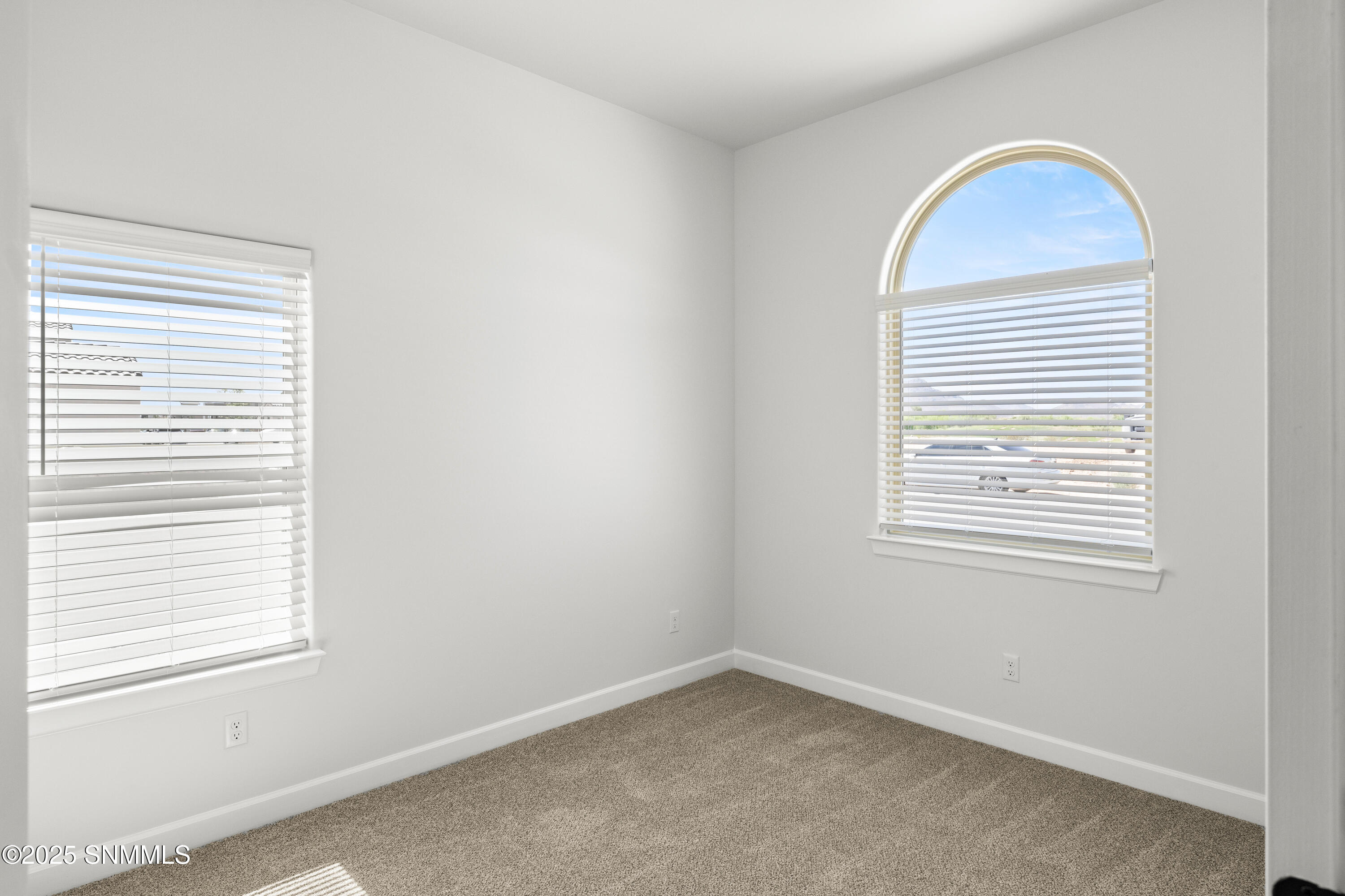 3906-Royal-View-MLS-Camera-Guy-21