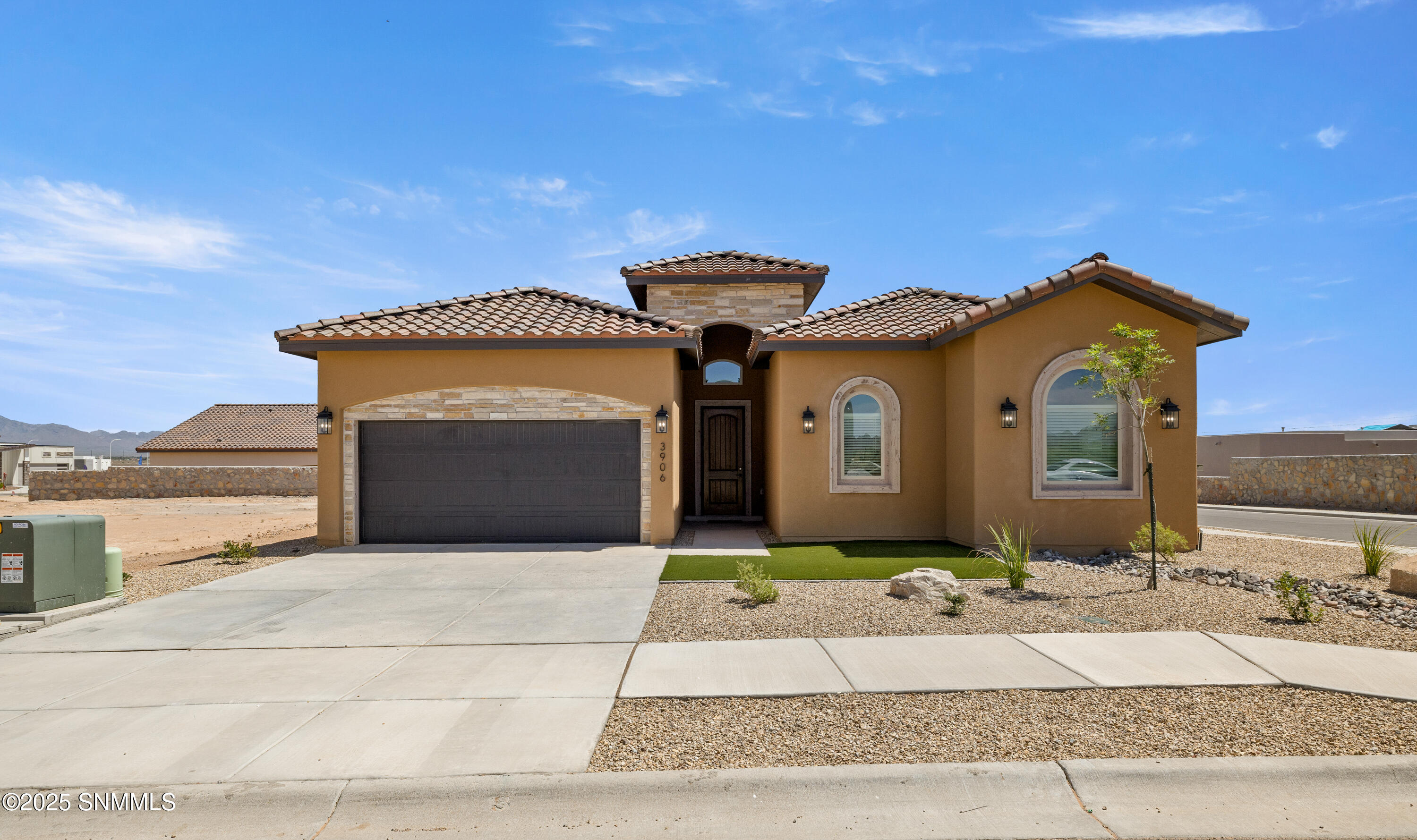 3906-Royal-View-MLS-Camera-Guy-2