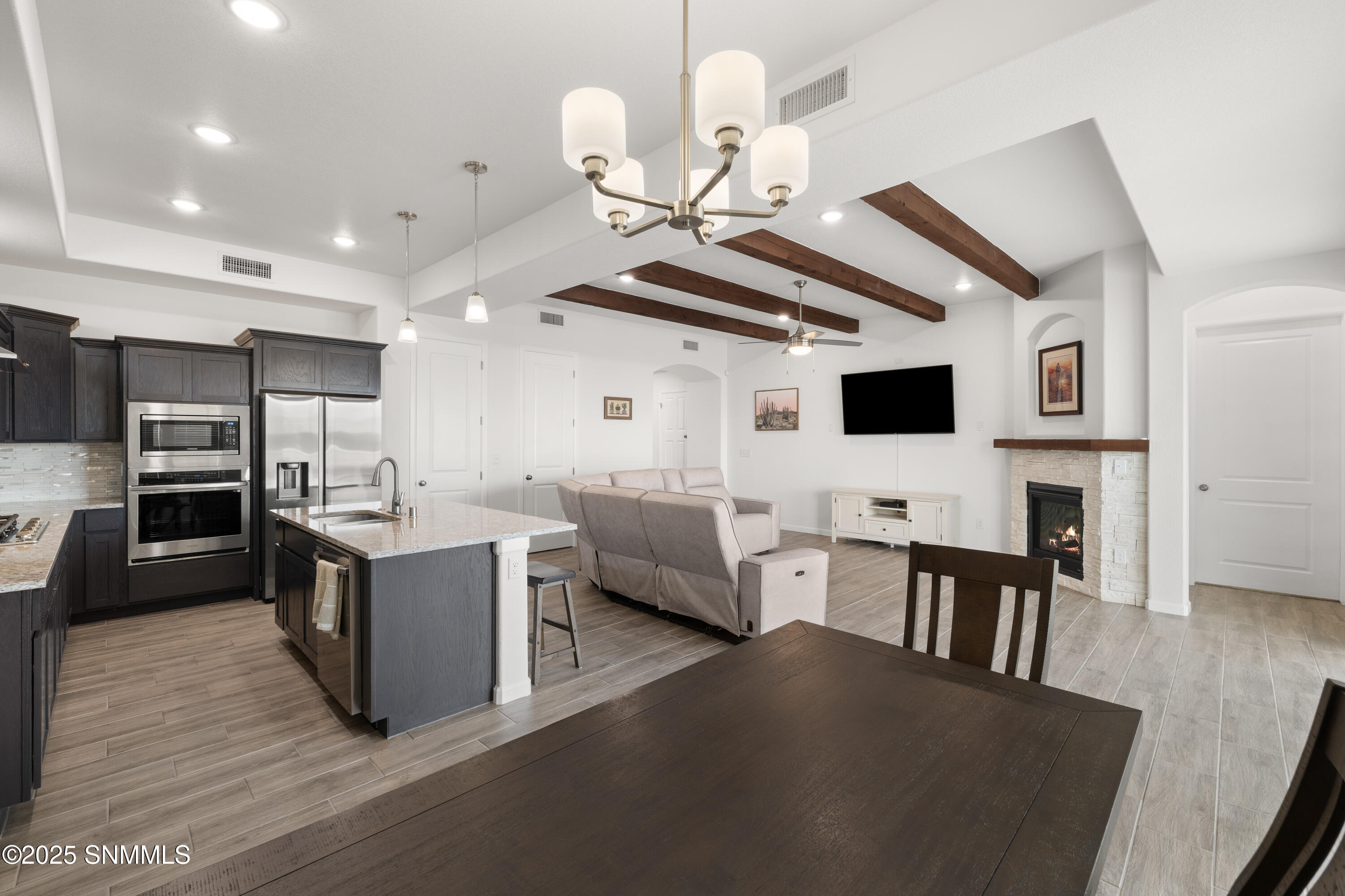 3020-E.-Springs-MLS-Camera-Guy-26