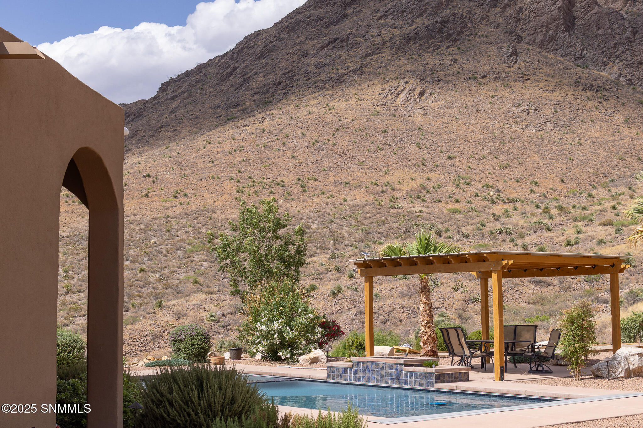 F94B7647-962F-42B0-B366-560E9B6C3693