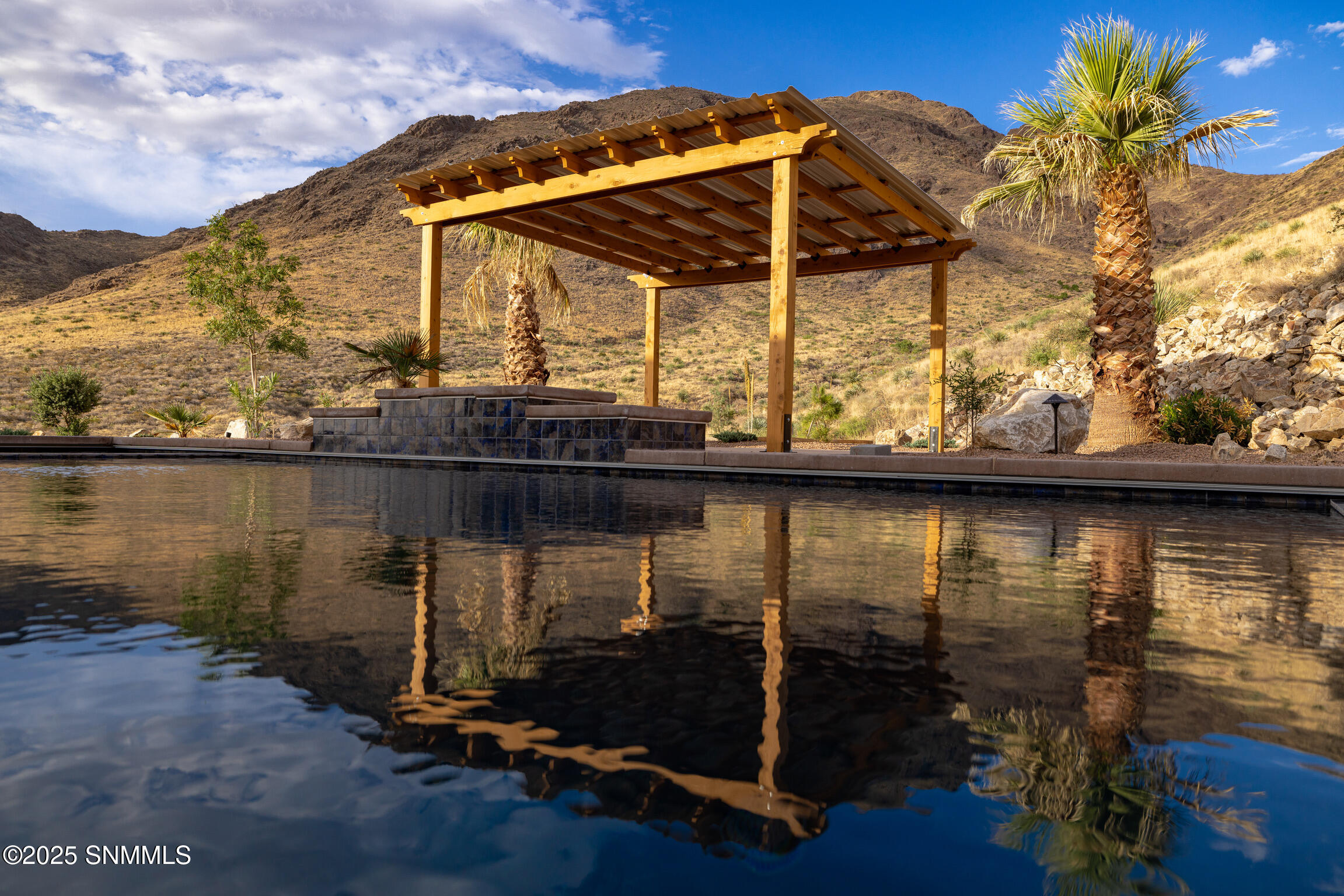 CW pool DBB60362-0489-4677-9E12-40CCB766