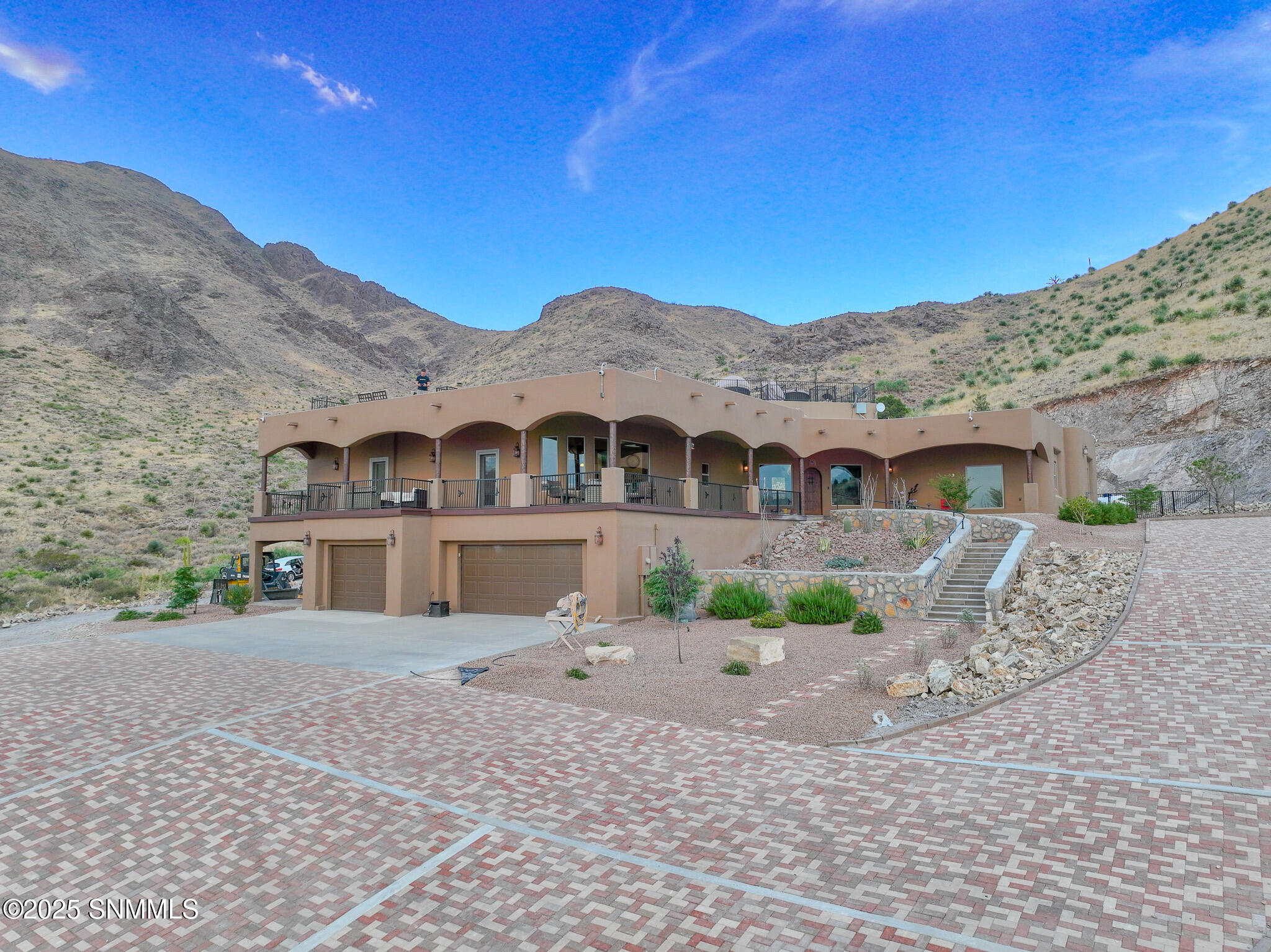 CW front 4CA21387-29CB-4C47-824E-F1A58E4