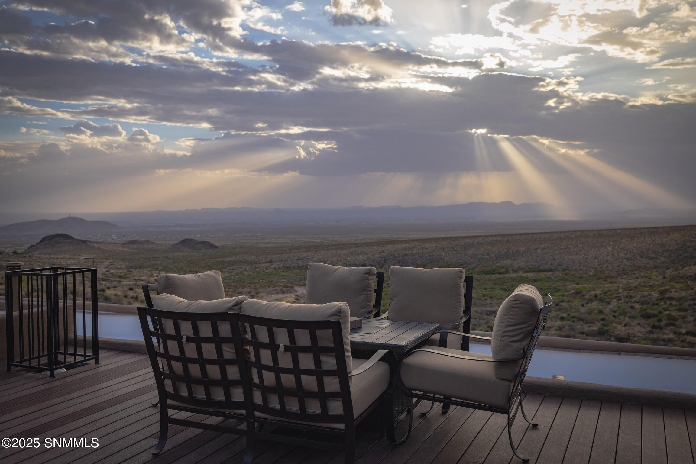 CW roof deck seating 9A189885-5A6D-4464-