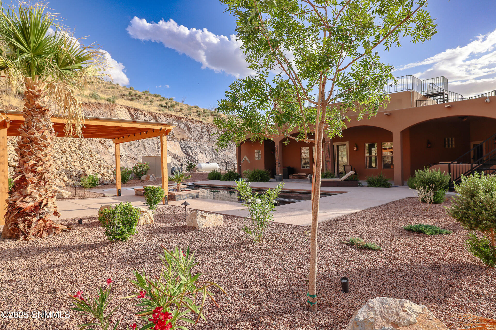 CW pool pergola 0T1A2936